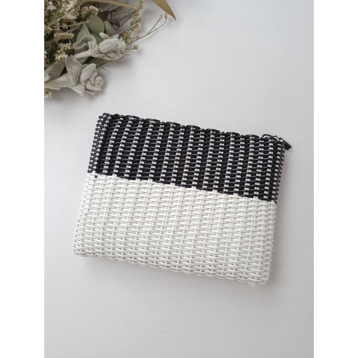 mina perhonen  ミナペルホネン  palorosa CLUTCHS クラッチバッグ ネイビー 白  【中古】