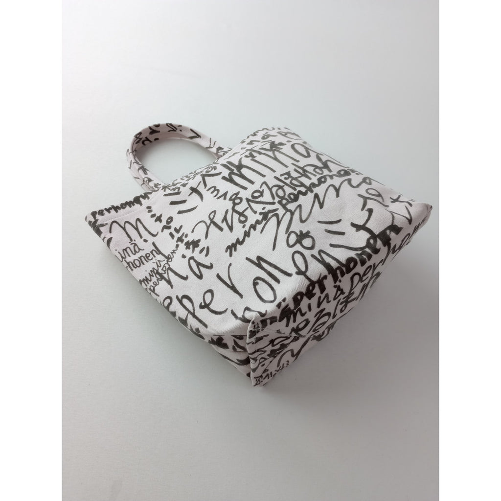 mina perhonen  ミナペルホネン  minape トートバッグ 白に近い ピンク 【中古】