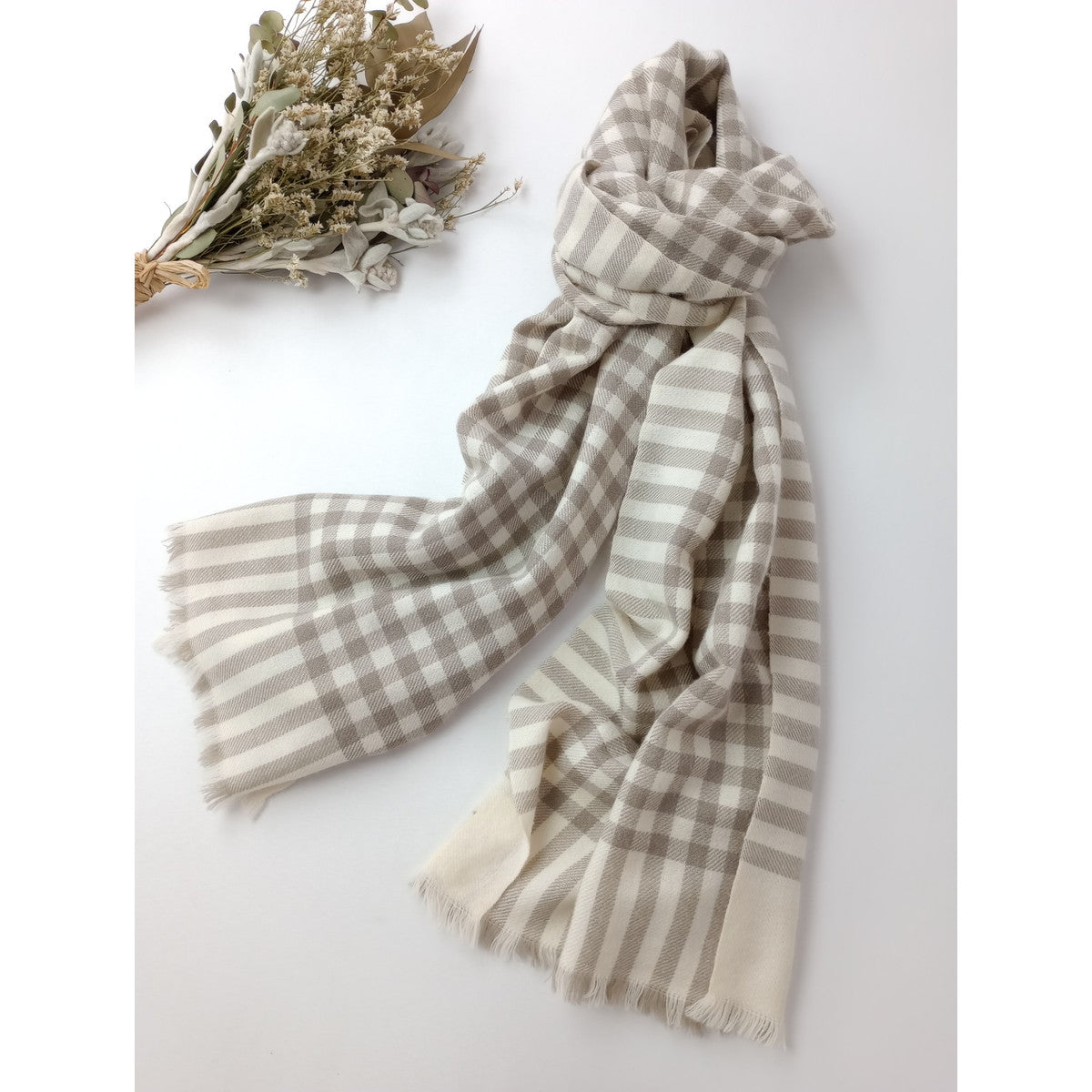マーガレット ハウエル   MARGARET HOWELL HOUSE HOLD GOODS ウール カシミヤ ストール ベージュ 白  (3M＋2048)【中古】