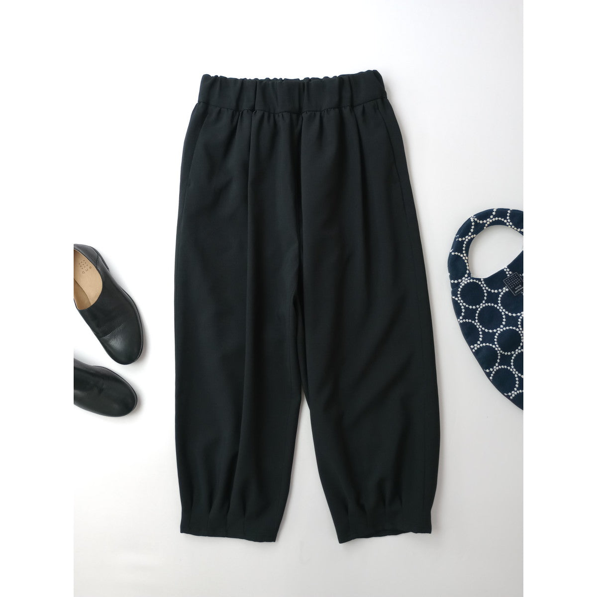 NO CONTROL AIR ノーコントロールエアー オクタグラムポリエステル・艶消平織 裾８タックパンツ 黒 ブラック3【中古】
