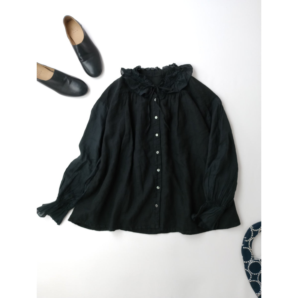 nest Robe  ネストローブ  リネン ラミー フリルカラー ブラウス  切替 シャツ トップス  黒 ブラック 【中古】