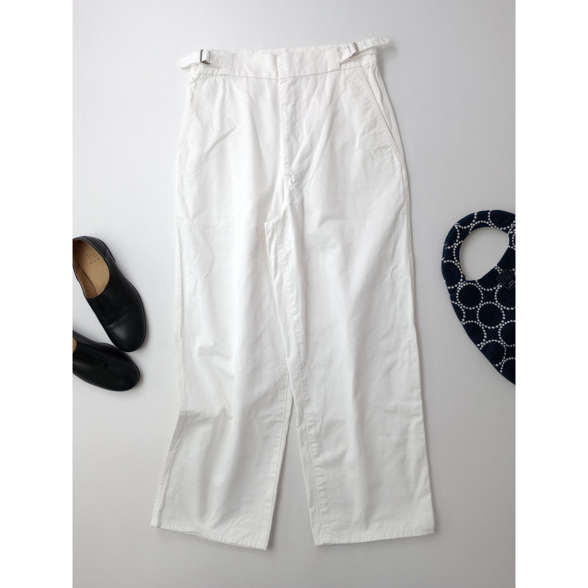 Y by YLEVE  イレーヴ サイド アジャスター 付  ワイド パンツ 白 1  【中古】