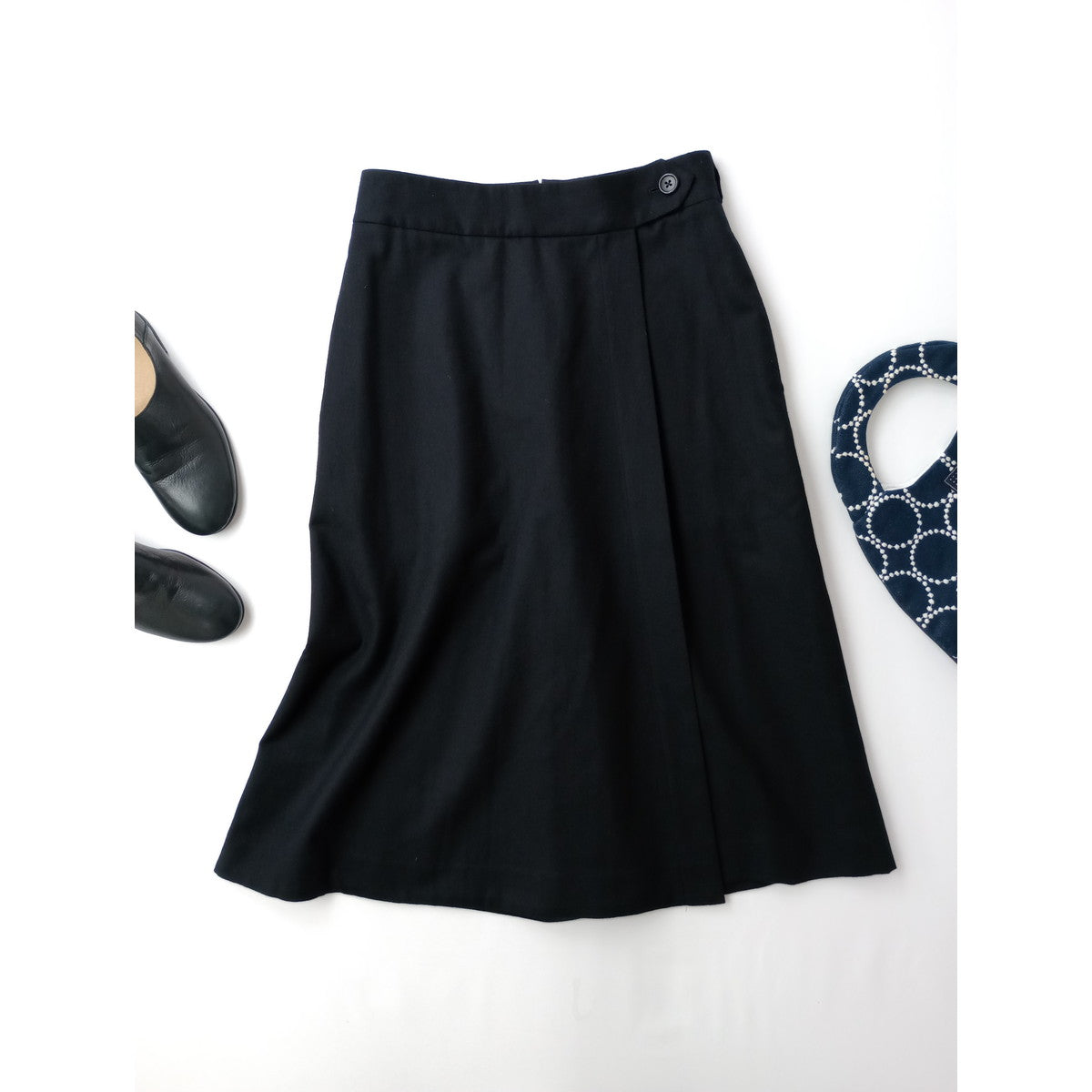 MARGARET HOWELL × FOX BROTHERS マーガレットハウエル LIGHTWEIGHT FLANNEL TROUSERS ウールフランネル ラップ ワイドキュロット パンツ 2 黒 ブラック (5M＋2632) 【中古】