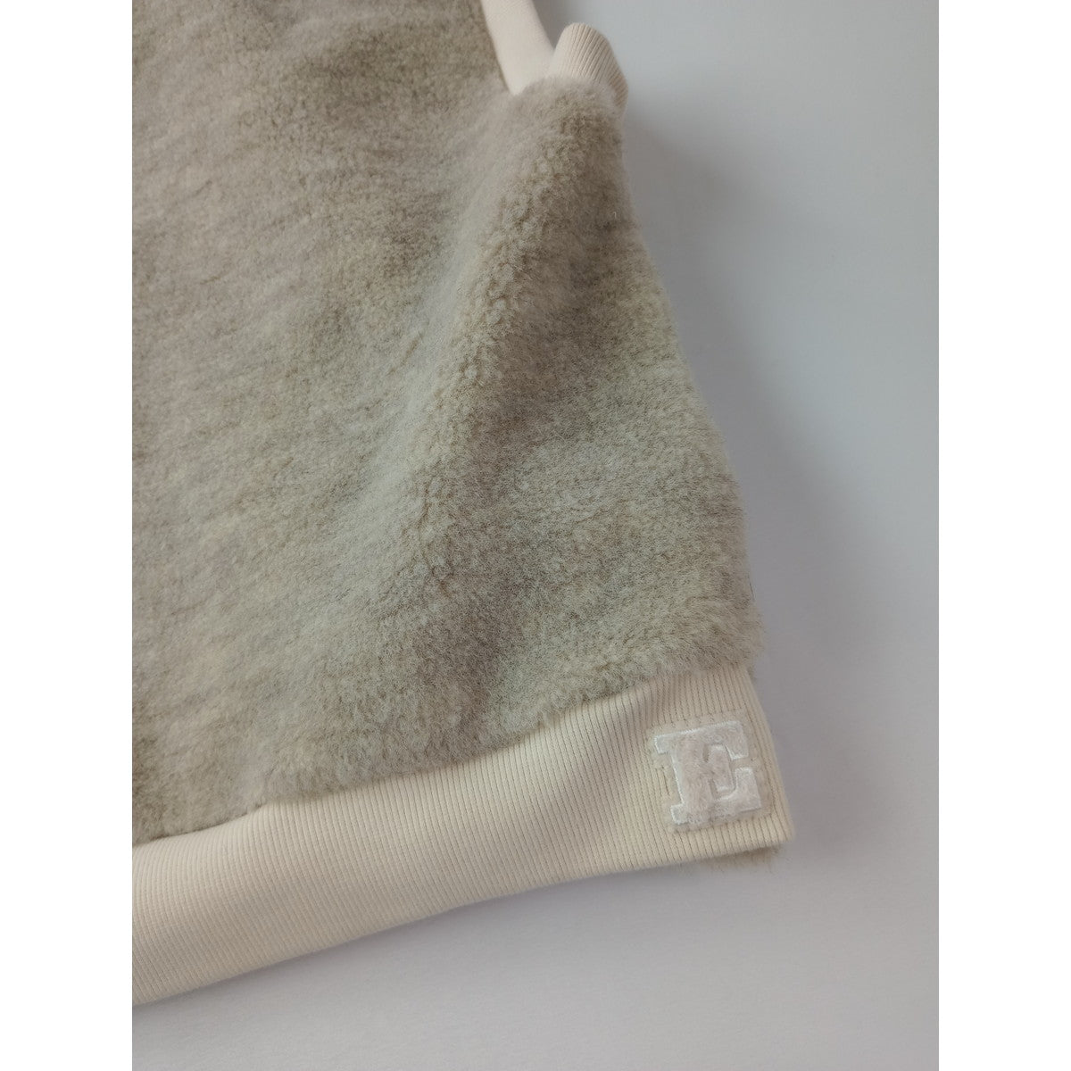 ebagos  エバゴス  スワン ベスト ウールボア アイボリー 2 (6M＋1582)  【中古】