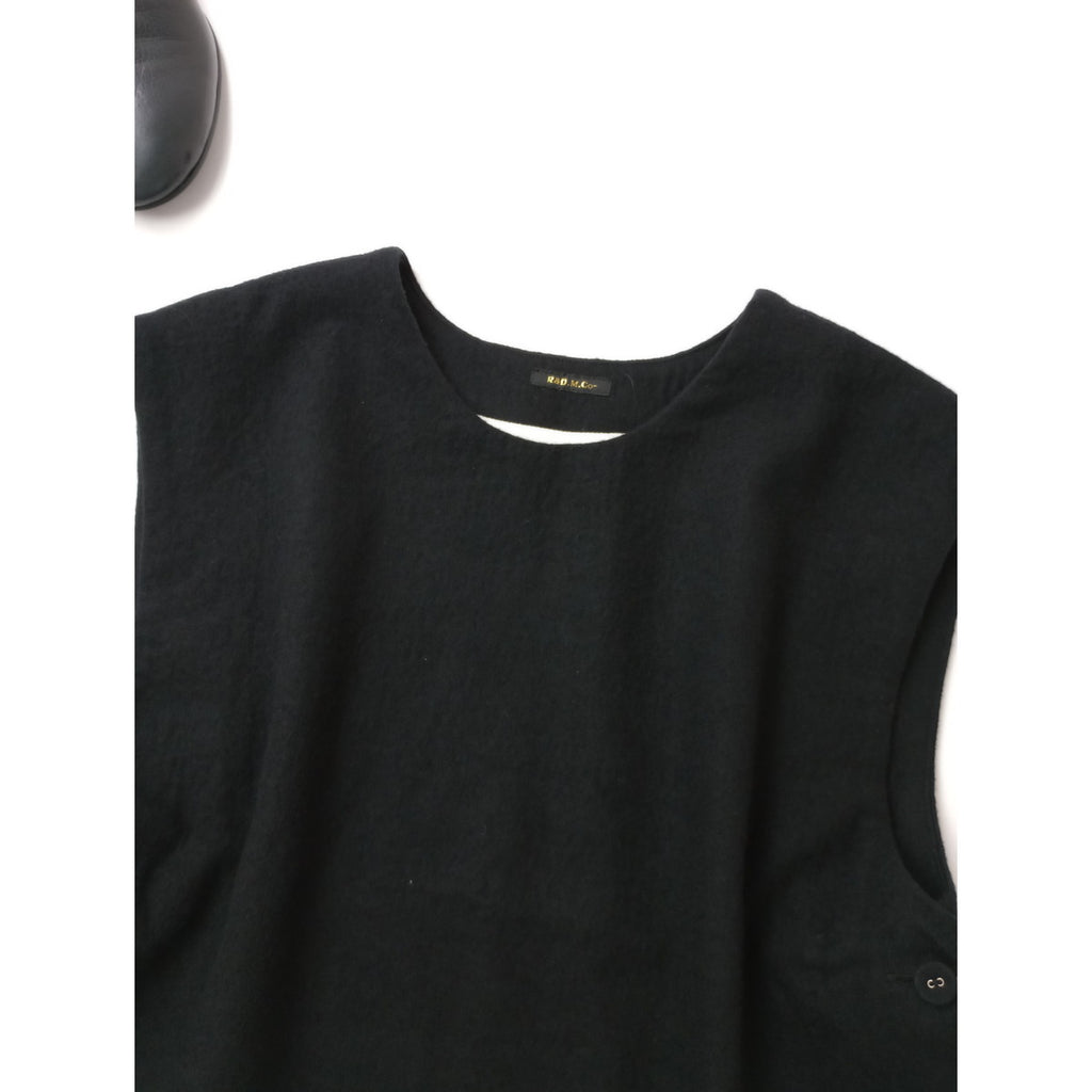 R&D.M.Co- OLDMANS TAILOR オールドマンズテーラー FRILL DECORATION BUTTON BIB フリルデコレーションボタンビブ 黒 ブラック (6M＋2753)【中古】