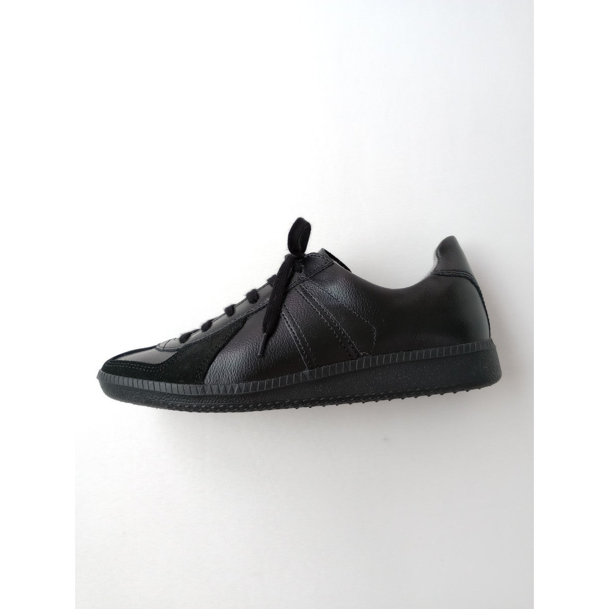 GERMAN TRAINER  ジャーマントレーナー  スニーカー 靴  黒 ブラック  24 【中古】