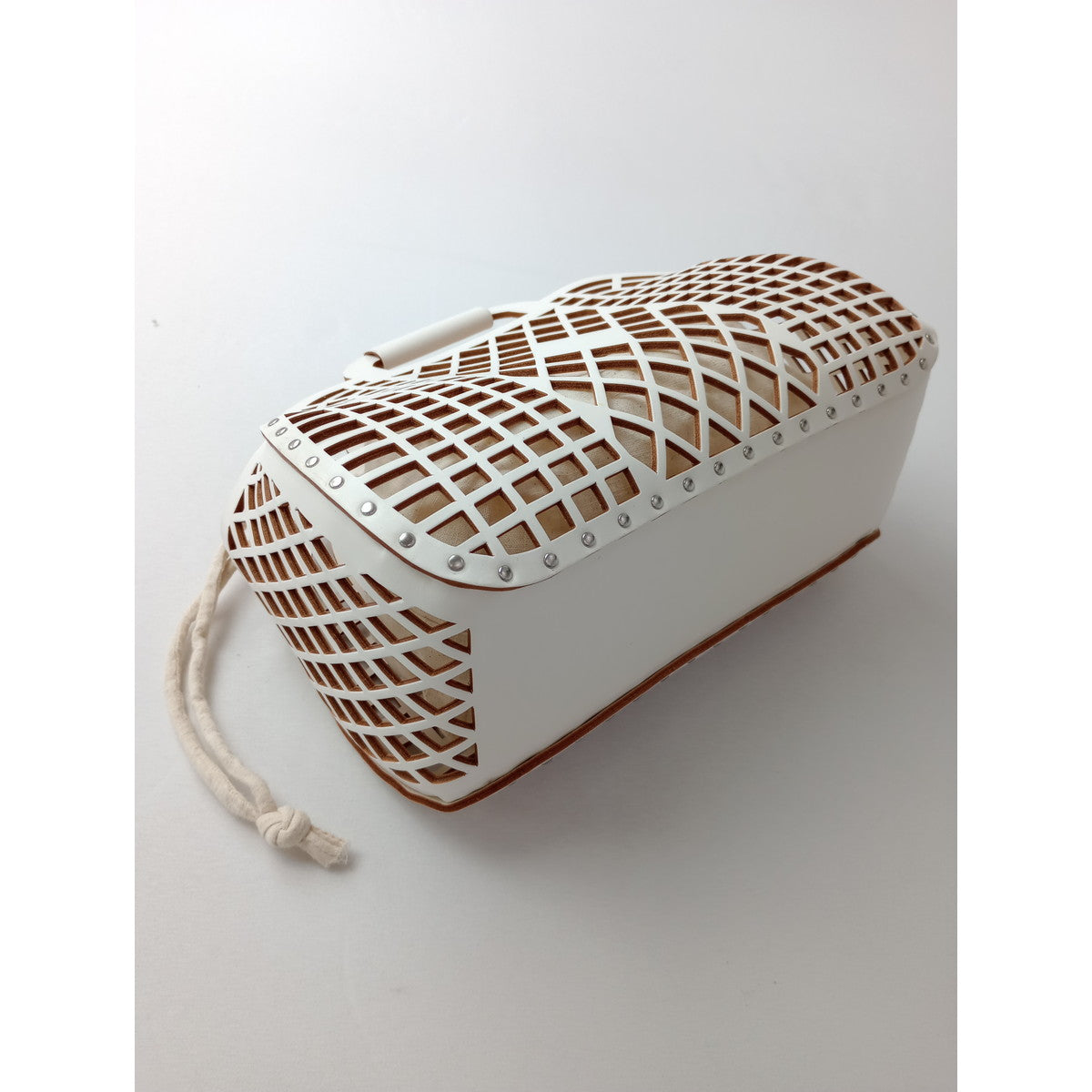 Aeta アエタ KG FRUITS BASKET フルーツバスケット レザー ハンドバッグ 白  【中古】