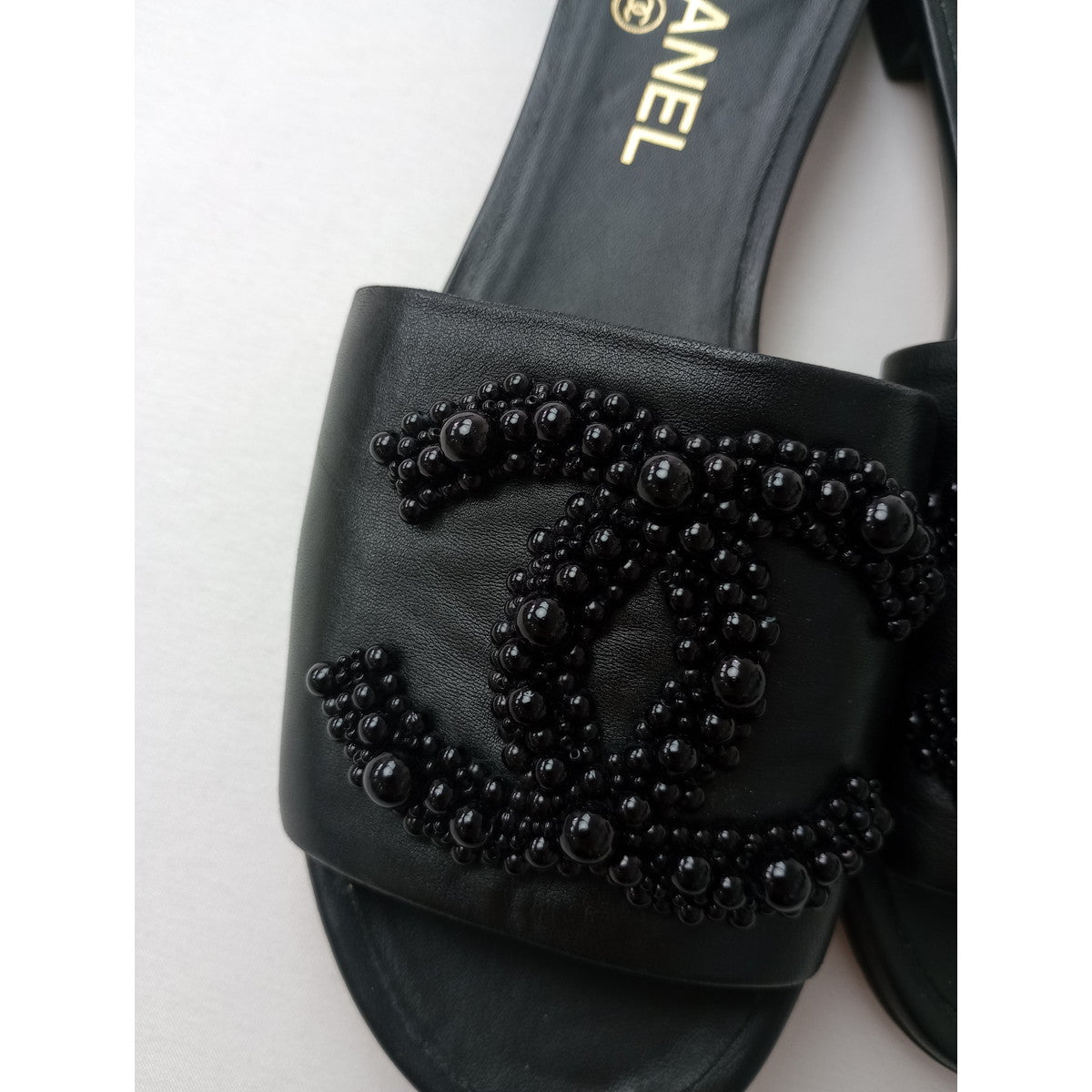 CHANEL シャネル CCココマーク ビーズ装飾 フラットサンダル SAMPLE品 黒 ブラック  38【中古】
