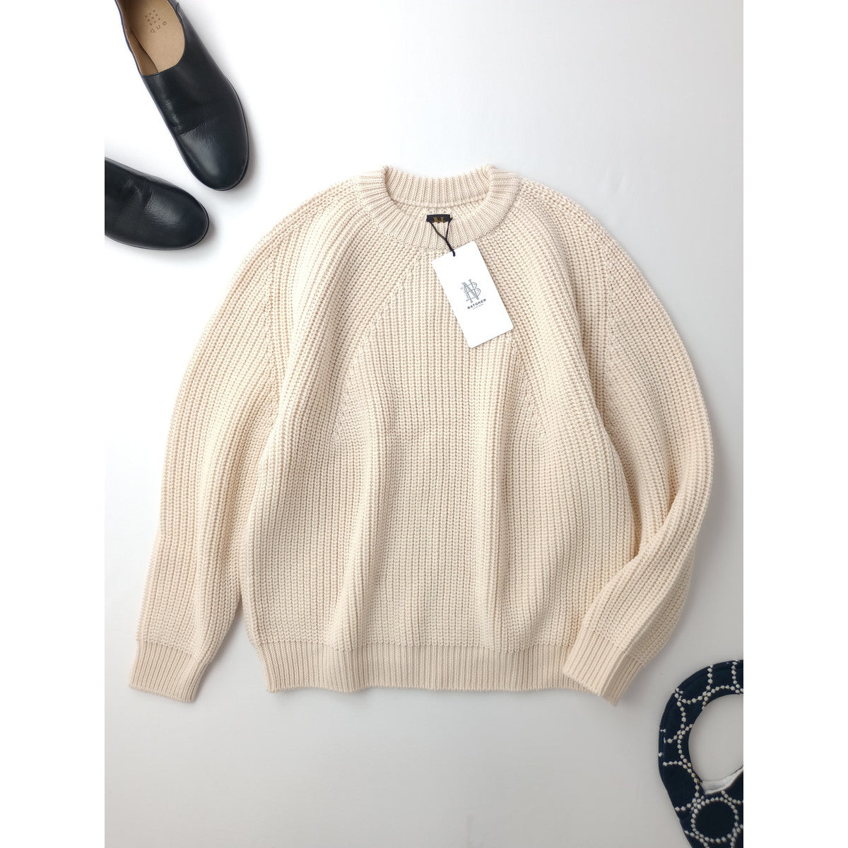 新品 BATONER バトナー  SIGNATURE CREW NECK Ivory 5ゲージシグネチャークルーネックニット セータートップス アイボリー 2 (8M＋2472)