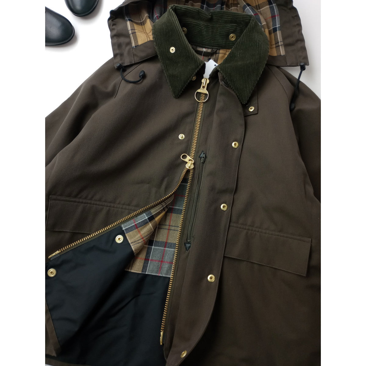 新品  BARBOUR×TOMORROWLAND  バブアー トゥモローランド TRANSPORT ウール コットン フーデッド ショートコート アウター  カーキ 38 (8M＋2680)