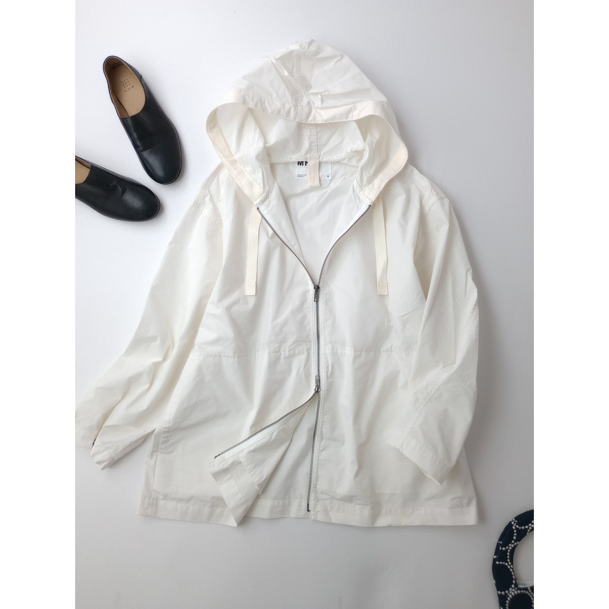 MHL エムエイチエル マーガレットハウエル LIGHTWEIGHT COTTON NYLON PLAINWEAVE BLOUSON コットン ナイロン フード ブルゾン ジャケット 2 白
