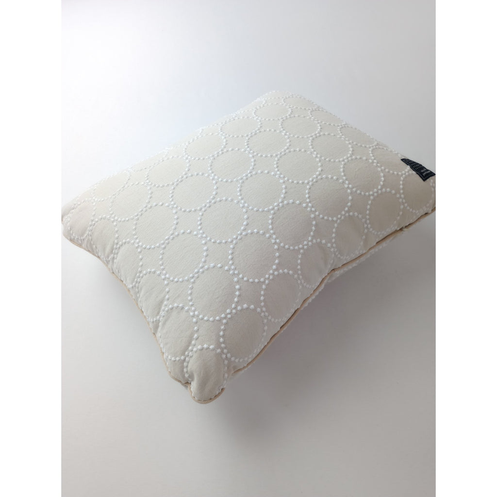 mina perhonen ミナペルホネン タンバリン tambourine gnocchi cushion ニョッキ クッション  アイボリー 【中古】