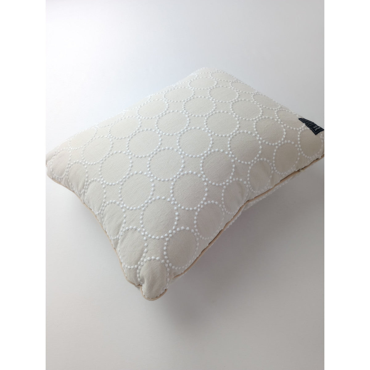 mina perhonen ミナペルホネン タンバリン tambourine gnocchi cushion ニョッキ クッション  アイボリー 【中古】
