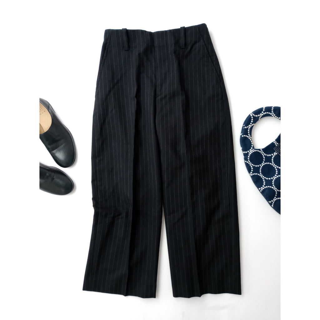 MARGARET HOWELL × FOX BROTHERSマーガレットハウエル STRIPE WOOL PLAINWEAVE TROUSERS ストライプ ウール毛 100％ トラウザーパンツ 黒 ブラック 1 【中古】