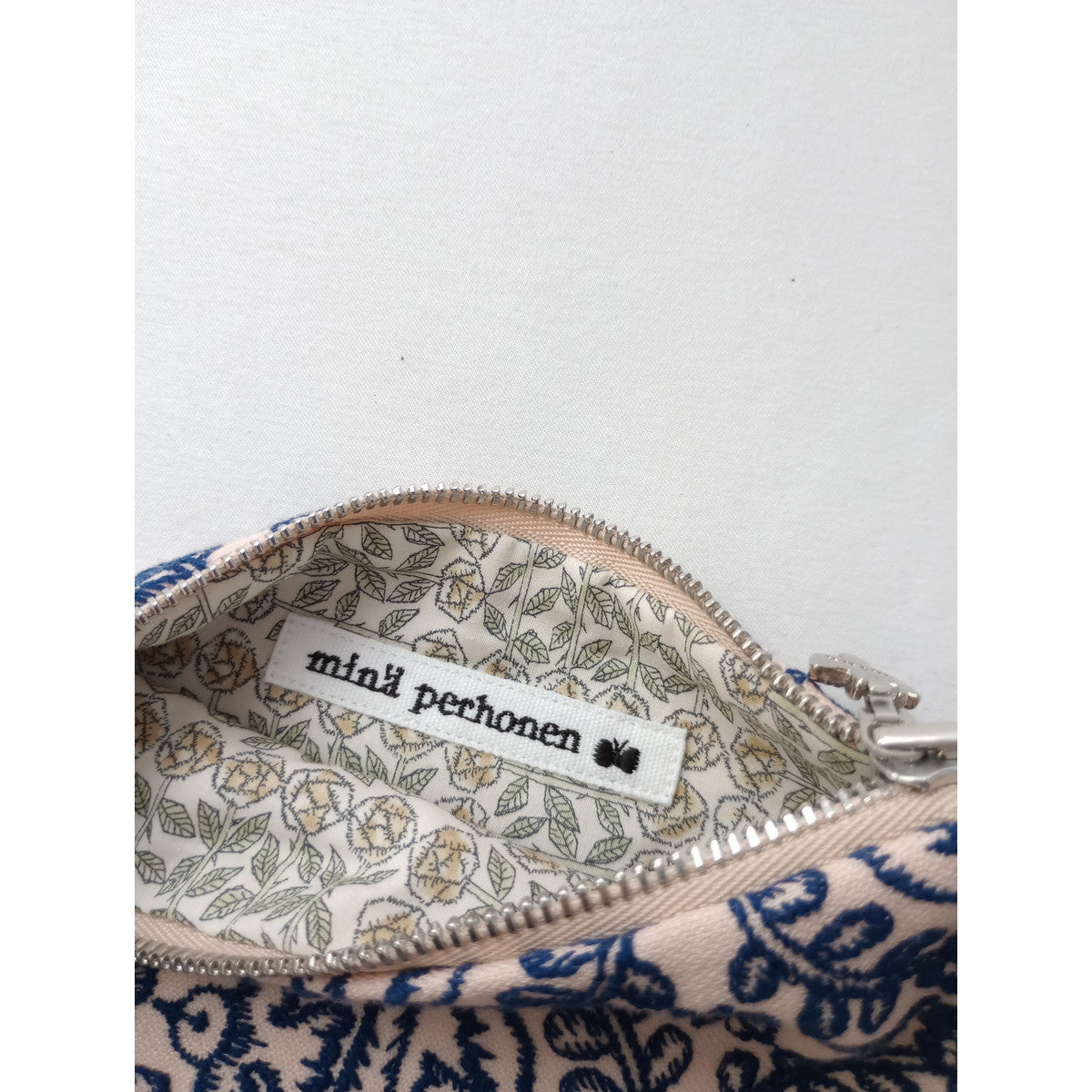 mina perhonen ミナペルホネン felice korva pouch コンパクトポーチ ピンク 【中古】