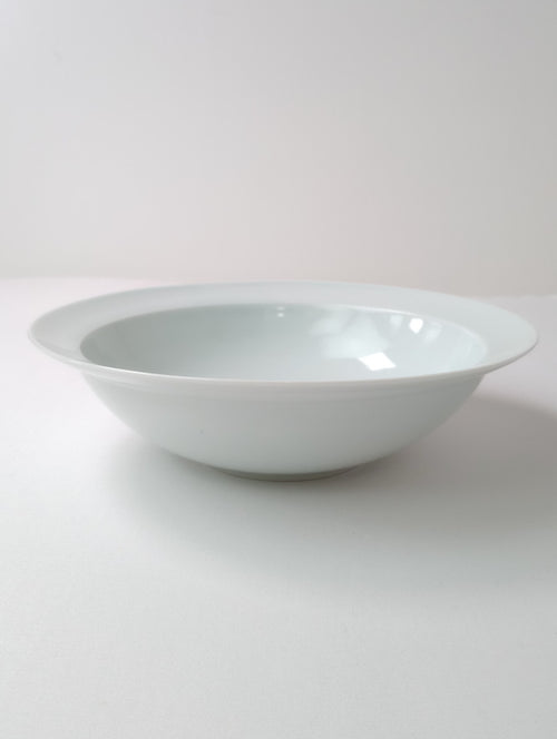 Lee gee jo イ・キジョ 李起助  Deep plate  皿 白 22 ｃｍ  【中古】