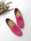 que shoes キューシューズ スエード レザーシューズ スリッポン ピンク M  【中古】