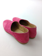 que shoes キューシューズ スエード レザーシューズ スリッポン ピンク M  【中古】