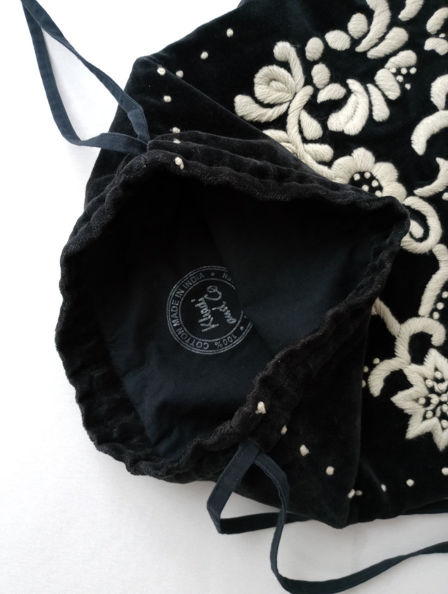 khadi and co BESS NIELSEN カディーアンドコー ベスニールセン ベルベット 巾着 バッグ 刺繍 黒 ブラック【中古】