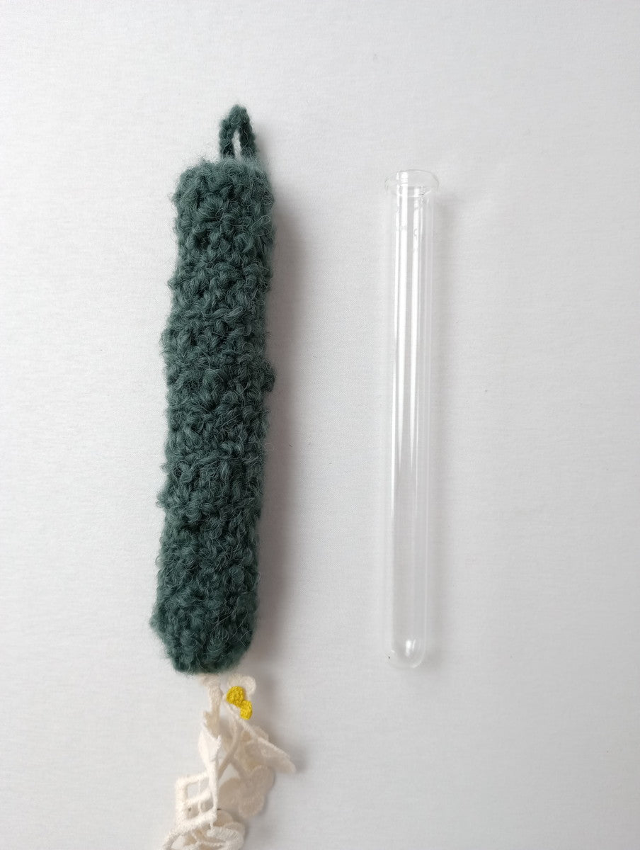 mina perhonen ミナペルホネン Kaoru Yokoo  横尾 香央留 forest parade —輪挿し カーキグリーン  【中古】